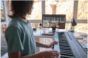adult online piano class near me